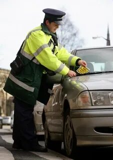 Traffic warden перевод