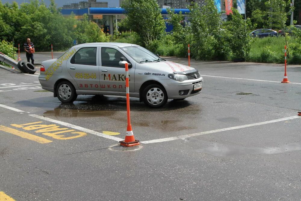 Автошкола нижний новгород. Площадка для вождения. Площадка для вождения. Ул нижние поля д. Автоакадемия автошкола нижний.