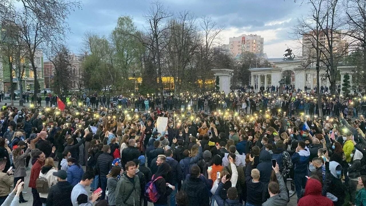 Митинги за Навального 21 апреля 2021. Митинг Навального 2021 Краснодар. Митинги в Краснодаре 2022. Митинг в апреле 2021 в Москве. Митинги в краснодаре