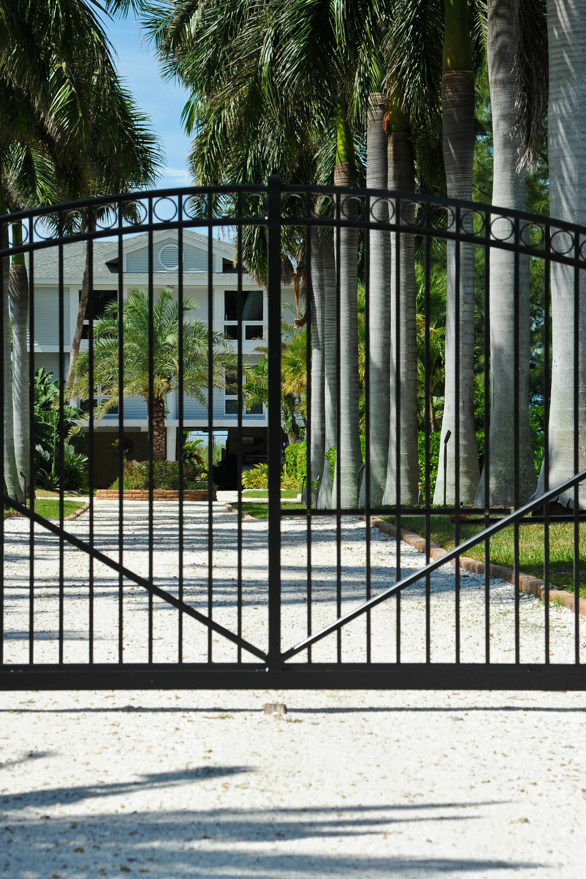 Swing gate. Swing gates. american fence.