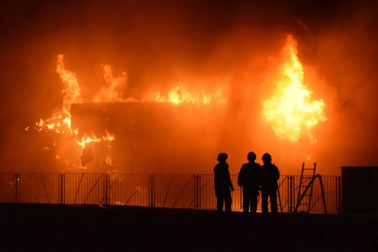 Put me in fire. School fire. migs of fire. school fire news ru. the firemen were called 5 minutes.