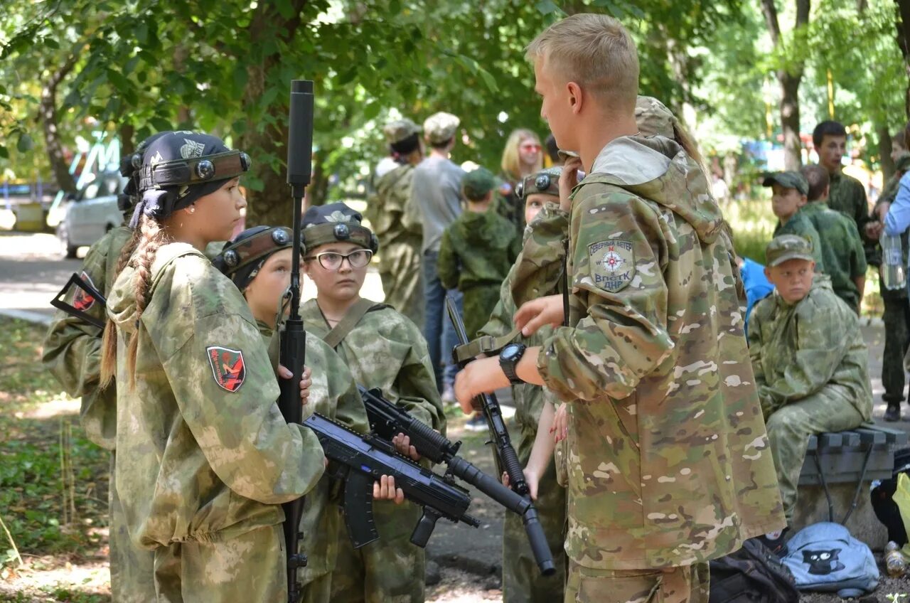 Сайт военного клуба. Военно патриотический кружок. Военно-патриотические клубы ДНР. Военный клуб. Патриоты военные ДНР.