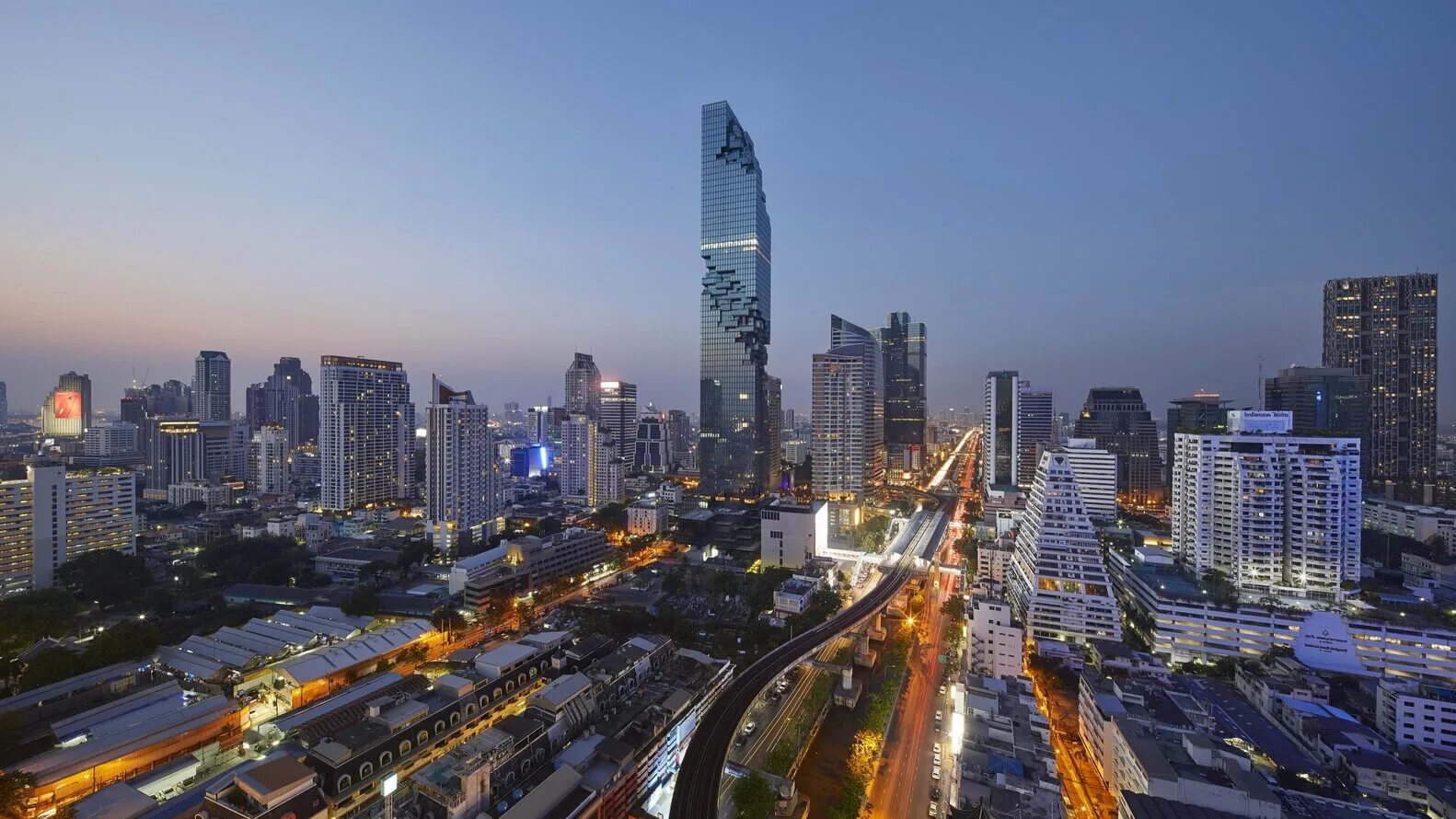 Башня Маханакхон. Башня Маханакхон, Бангкок, Таиланд. Bangkok MAHANAKHON самый высокий небоскреб. Здание Маханакхон Бангкок.