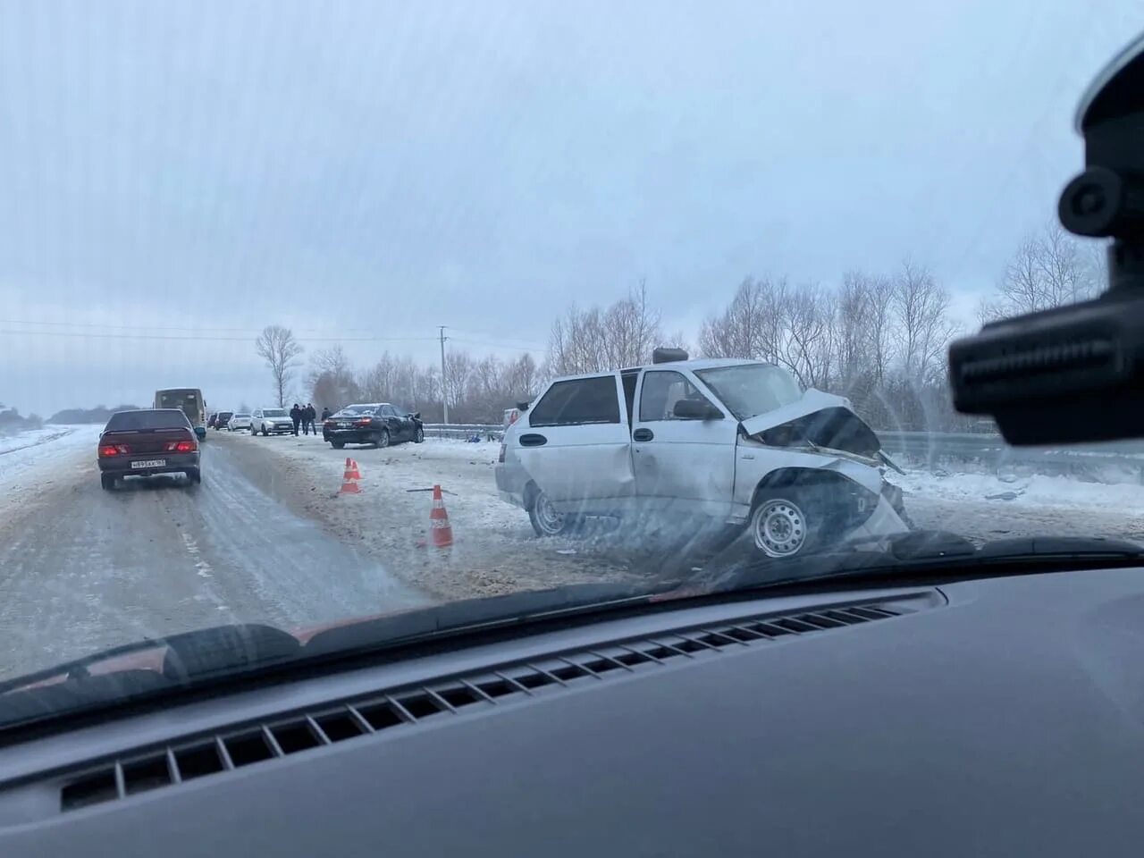 Городском на январь 2023. Авария 4 января 2023 Самара Бугуруслан. ДТП на трассе Самара Бугуруслан 4 января 2023. Трасса Самара Бугуруслан ДТП.