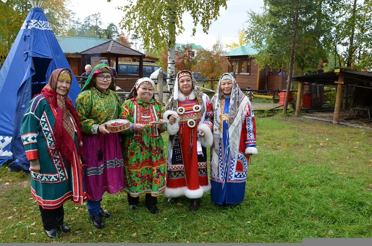 Коренные народы Урала вогулы манси. Народы Урала вогулы (манси). Коренные народы Урала Ханты манси. Ханты манси народность. Манси урала