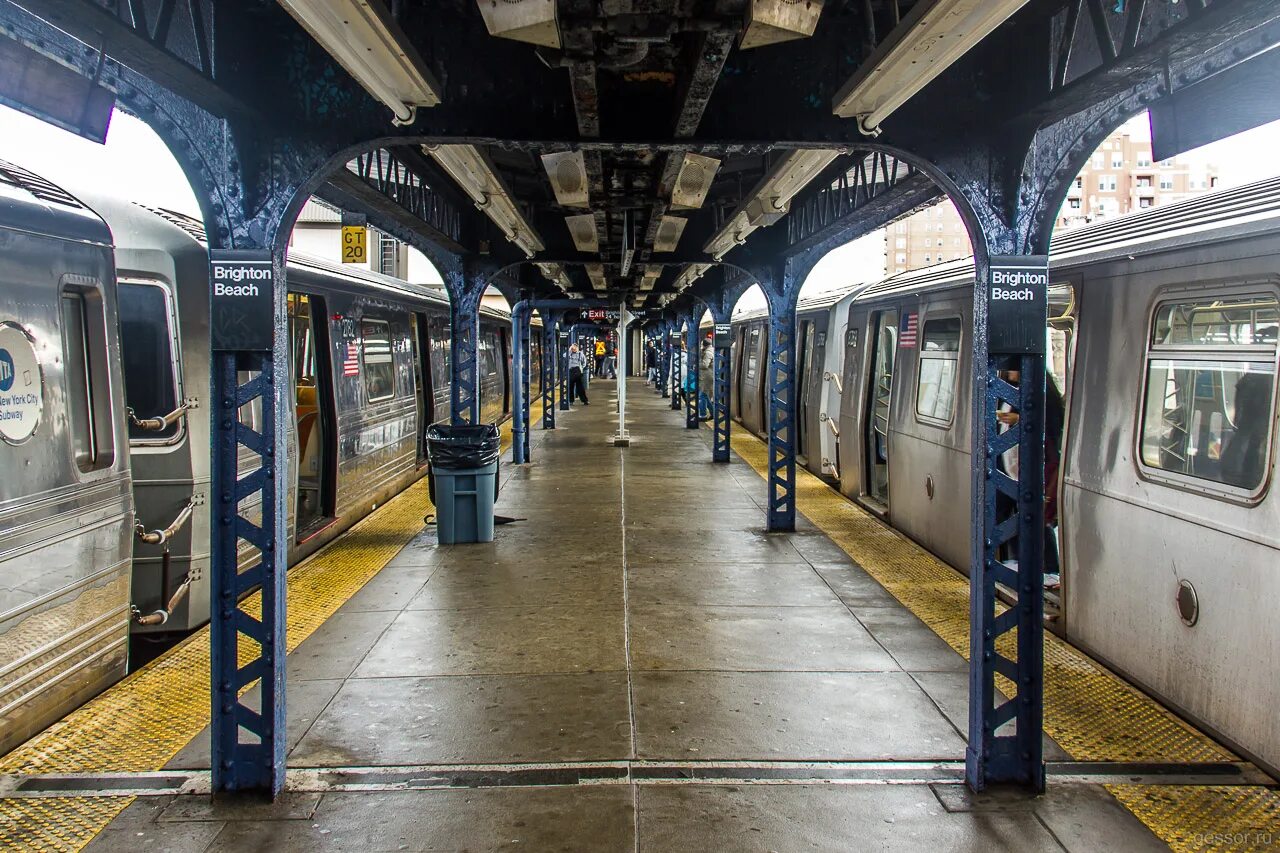 Метрополитены сша. Брайтон-Бич Нью-Йорк метро. Станции метро Нью Йорка. Станция Сити-Холл Нью-Йорк. Метро Нью Йорк Манхэттен.