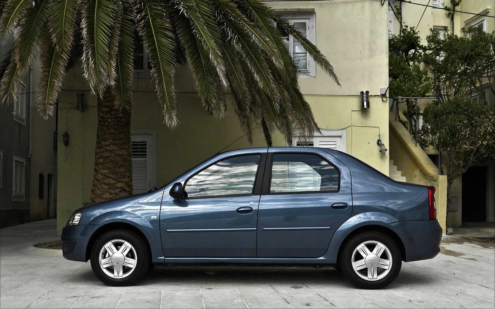 Рено логан сколько лошадиных. Рено Логан 1 2008. Рено Логан 1. Dacia Logan 1. Рено Логан седан 2004.