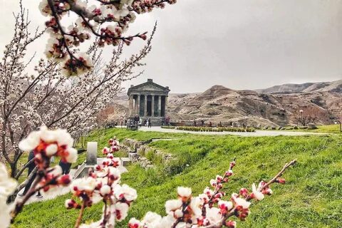 Армения апрель