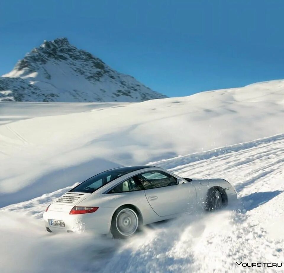 Машина снежка. Porsche 911 Winter. Porsche 911 Snow. Порше 911 зимний. Porshe 911 Carrera Winter.