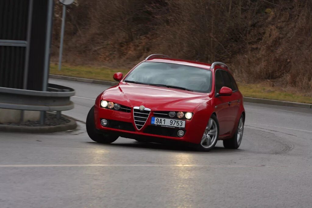 Альфа ромео авито. Alfa Romeo 159 Sportwagon. Alfa Romeo Sportwagon. Альфа Ромео 159 156. Alfa Romeo 159 1.8 MPI.