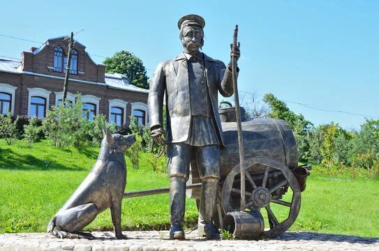 Памятник водовозу в коломне. Водовоз в Коломне скульптура. Симбирский водовоз Ульяновск. Памятник водовозу СПБ.