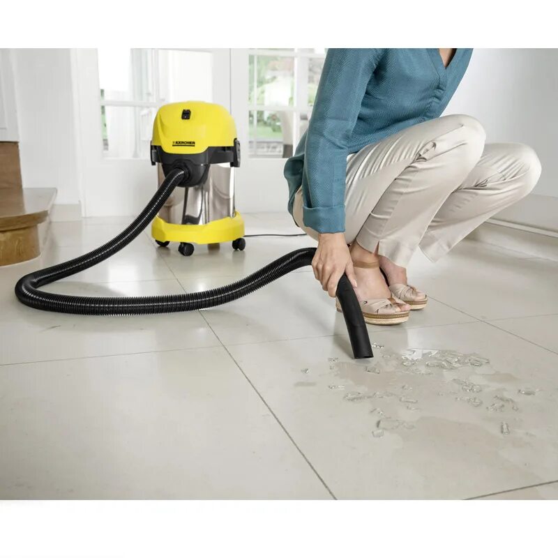 Лучший бюджетный пылесос с влажной уборкой. Пылесос Karcher WD 3 Premium. Хозяйственный пылесос Karcher WD 3 Premium. Строительный пылесос Керхер ВД 3 премиум. Хозяйственный пылесос Karcher WD 3.