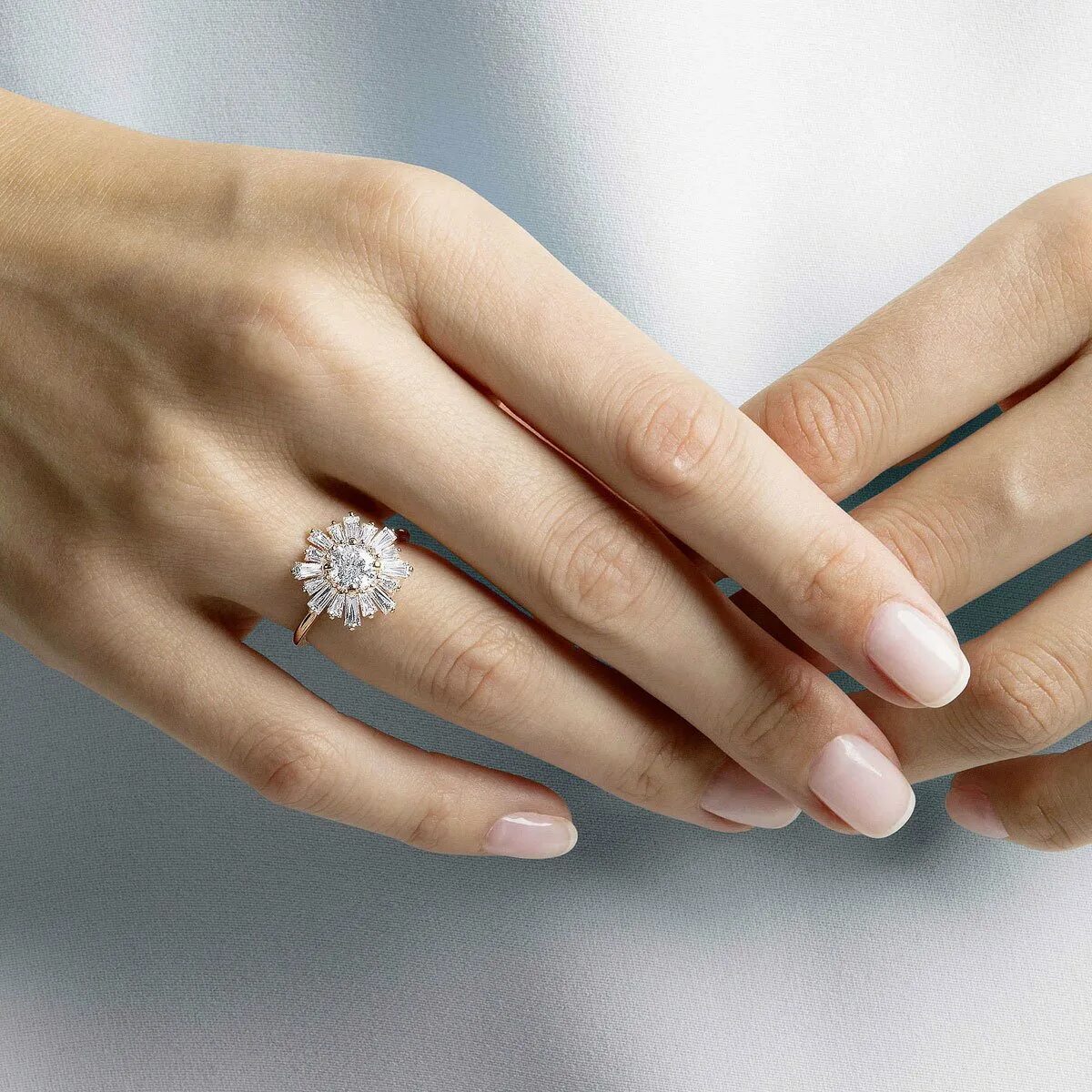 Кольца ссор. Sunshine кольцо swarovski. помолвочное кольцо сваровски. оригинальное кольцо для помолвки. обручальные кольца сваровски.