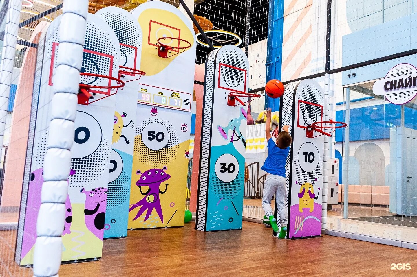 Мегалэнд пермь спешилов. Мегалэнд пермь. Спешилова 114 мегаленд. Мегаленд пермь спешилов. Игровая в спешилов пермь.