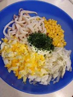 Салат кальмар яйцо лук кукуруза