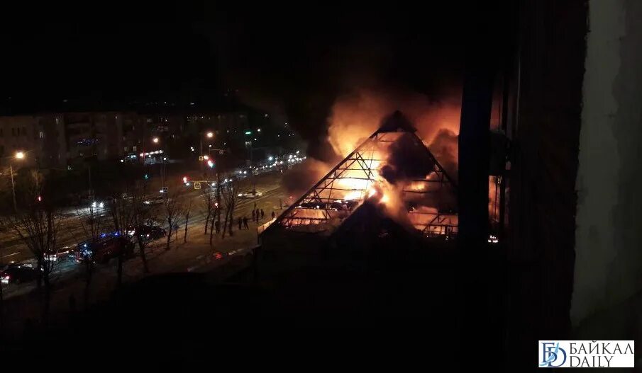 Пожар в промстройниипроект владивосток. Пожар сбер кутузовский. Пожар в сбере пенза. Пожар днс воронеж. Сгоревший офис.