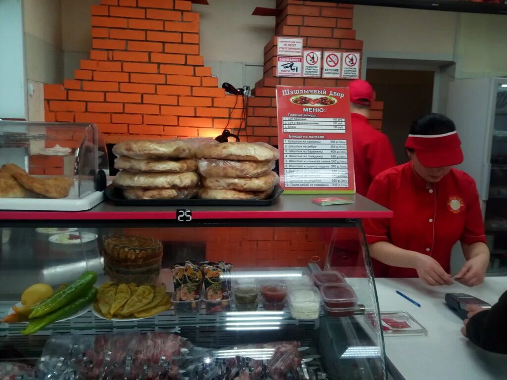 шашлычная бистро улан удэ. шашлычный двор банкетный зал. шашлычный двор 1. кафе двор барнаул. шашлык в кафе.