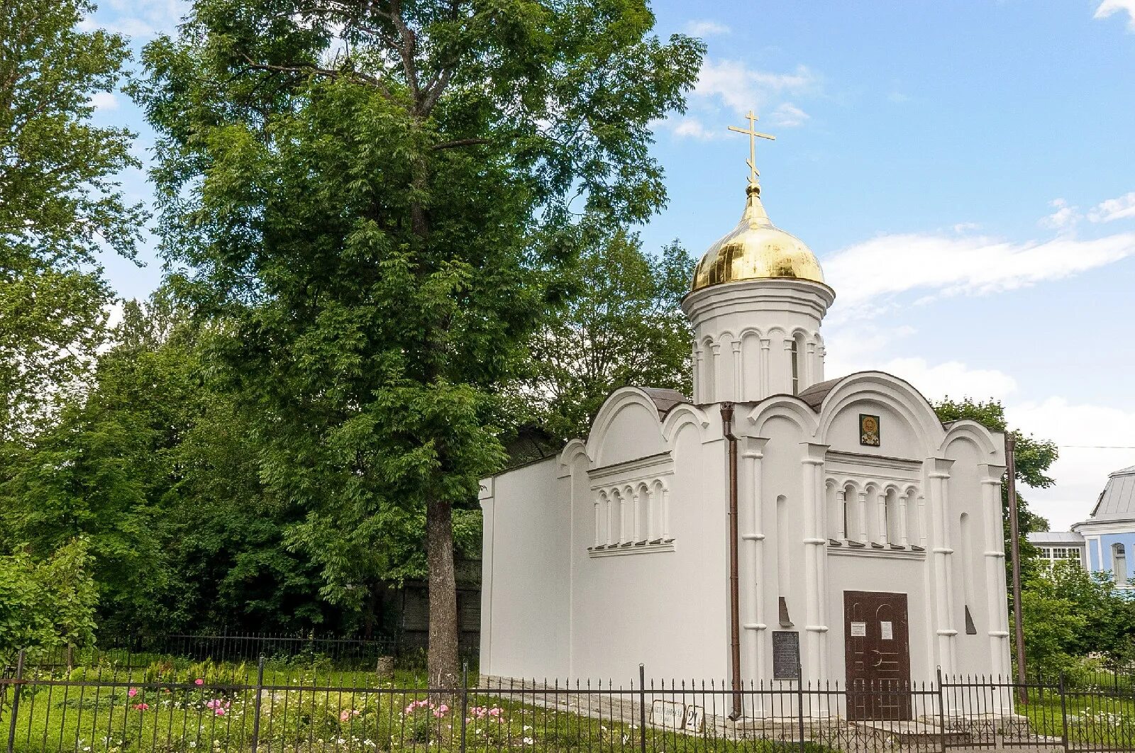 Часовня спиридона тримифунтского в спб. Храм серафима тримифунтского в ломоносове. подворье городищенского монастыря. ораниенбаум храм спиридона тримифунтского. часовня свято дивеевского монастыря.