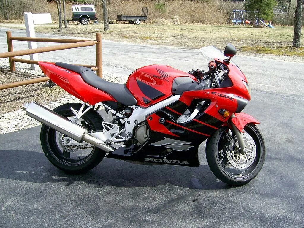 Купить мотоцикл в рязанской области. Honda cbr600f. Honda CBR 600 f4. Honda CBR 600f 1999. Honda CBR 600 f1.