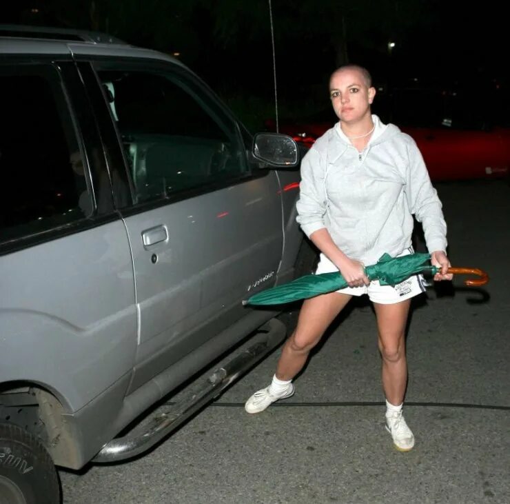 Бритни спирс наркозависимость лысая. Бритни спирс 2018 грудь. Бритни спирс наркозависимость. Бритни спирс наркозависимость. Грудь бритни спирс на концерте 2015.