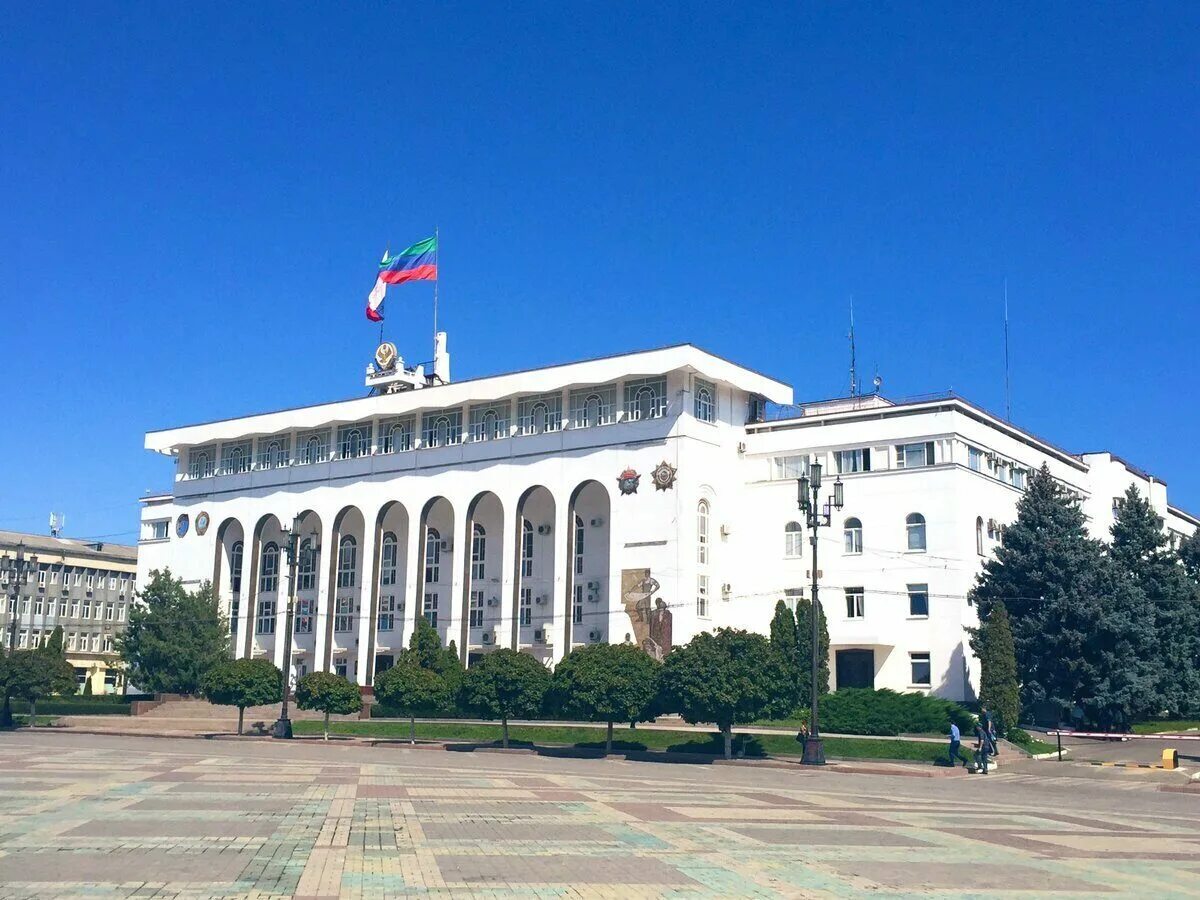 площадь республики дагестан. центральная площадь махачкалы. республика дагестан махачкала центральная площадь. площадь махачкалы. столица дагестана махачкала.