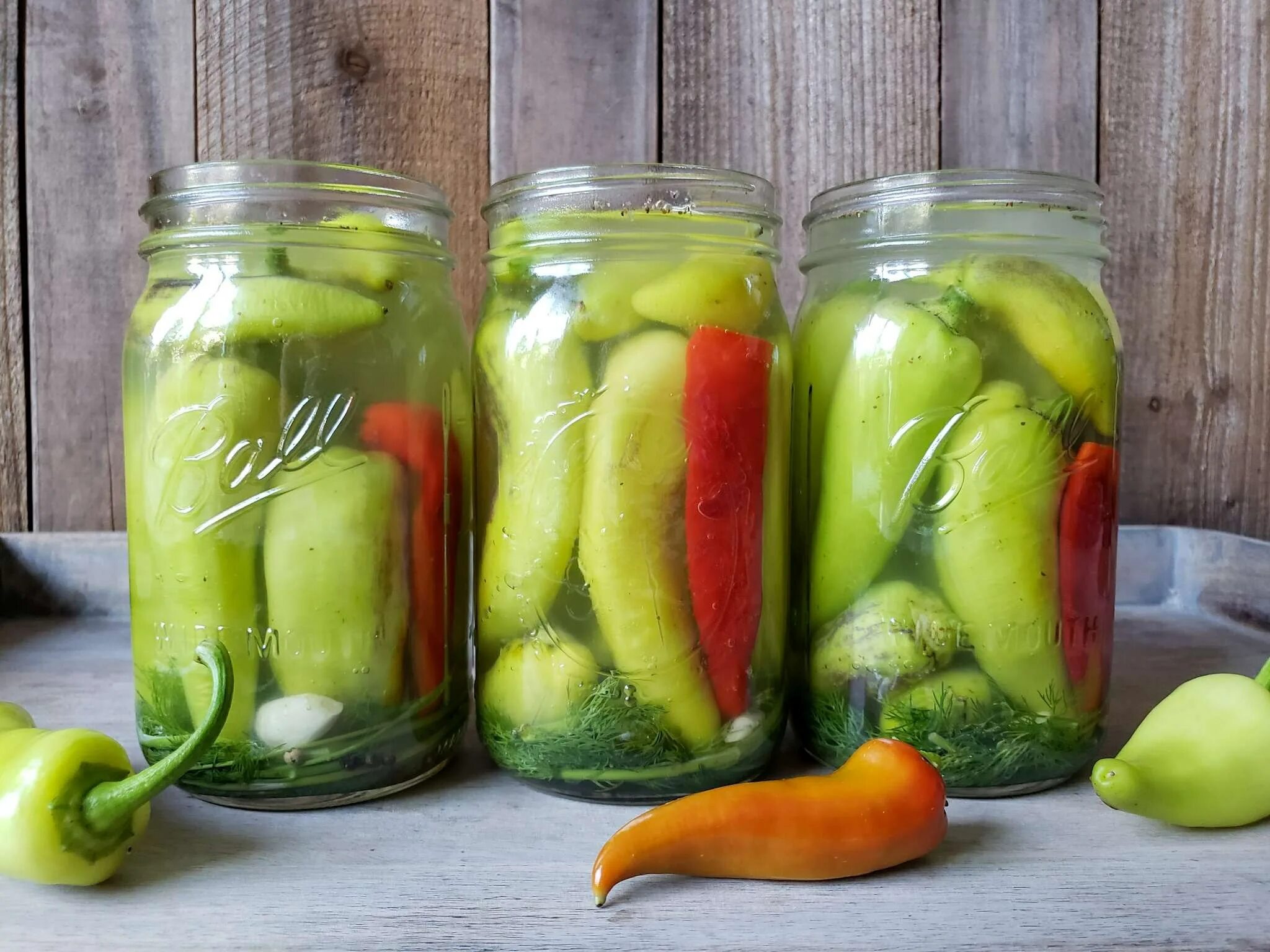 Маринуем перец халапеньо на зиму. Перец зеленый на зиму. маринованный зеленый перец на зиму. маринованный зеленый перец болгарский на зиму. перец пикантный на зиму.
