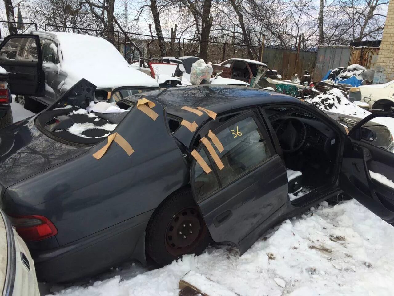 шов распила авто. распил японских авто. машина после распила. распиленная машина. разрезанный автомобиль.