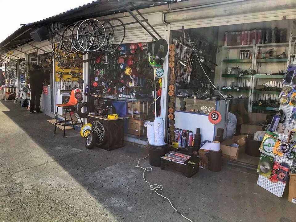 Базар (рынок). Запчасти сенной. Автозапчасти сухая падь магазин. Запчасти сенной. Сенная площадь.