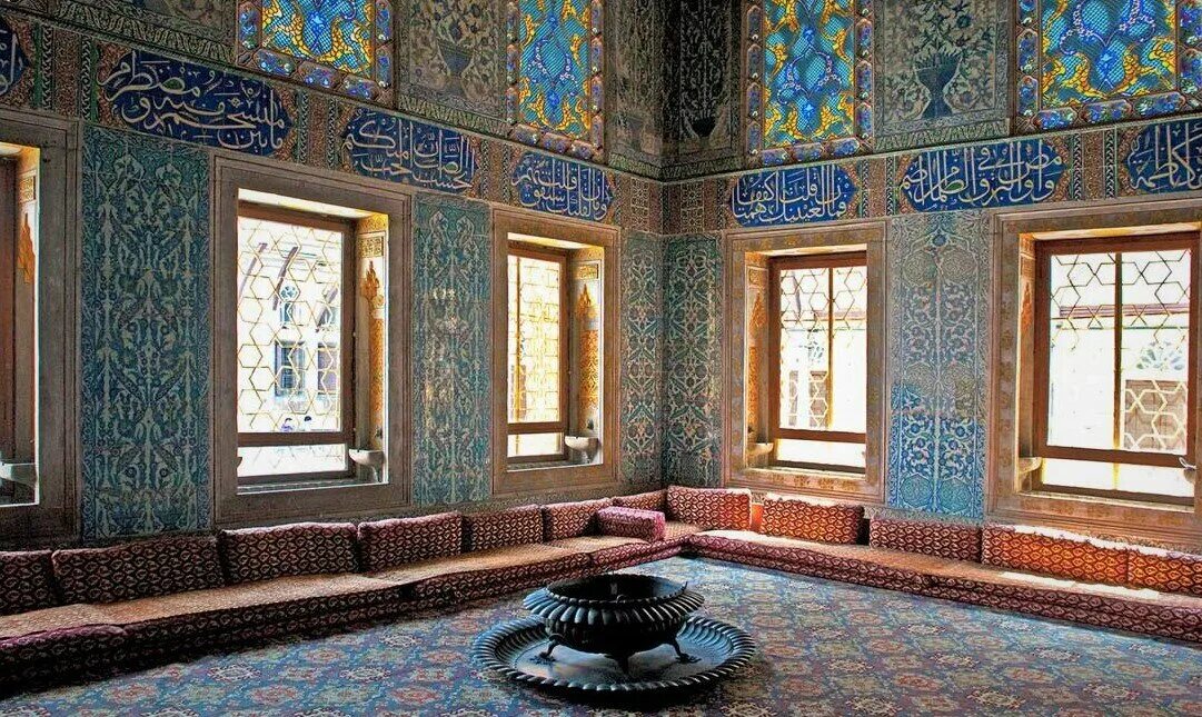 Где жили султаны. Дворец Топкапы в Стамбуле. Стамбул дворец Султана гарем. Гарем Топкапы в Стамбуле. Дворец в Топкапы Султана.