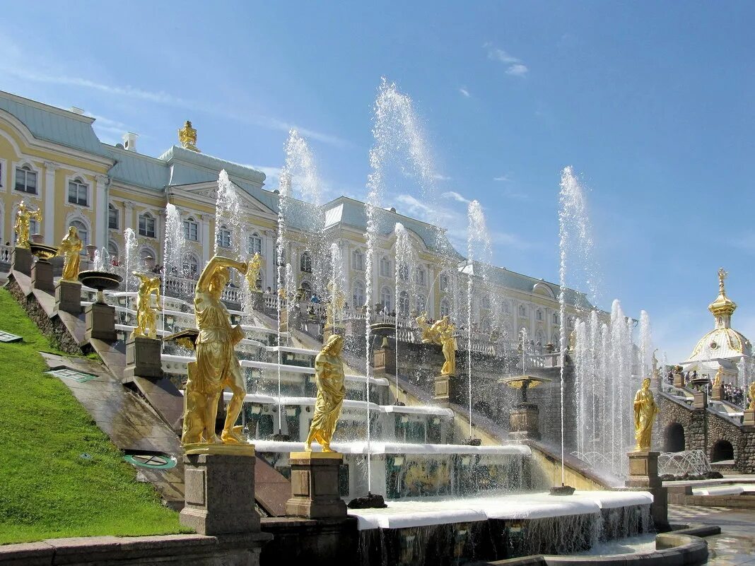 Даром петергоф. Ольгин остров в петергофе фото. Даром петергоф. Консьерж в приморском районе. Петергоф в санкт-петербурге вазоны в парке.