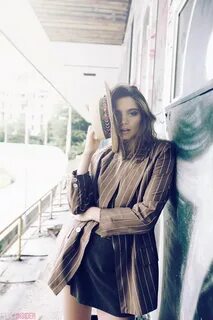 Анна Богдан - 63 фото.