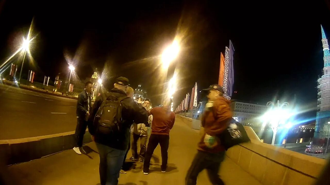 Первые минуты нападения на крокус. Замоскворецкий мост Немцов. Нападение на мосту Немцова. Фрики на Немцовом мосту.