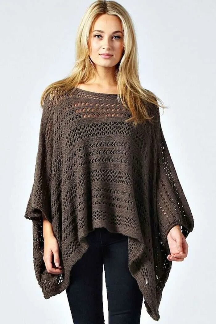 Вязаное пончо catawba river. Кейп с аранами. Пончо женское спицами. Вязаное пончо. Пончо спицами.