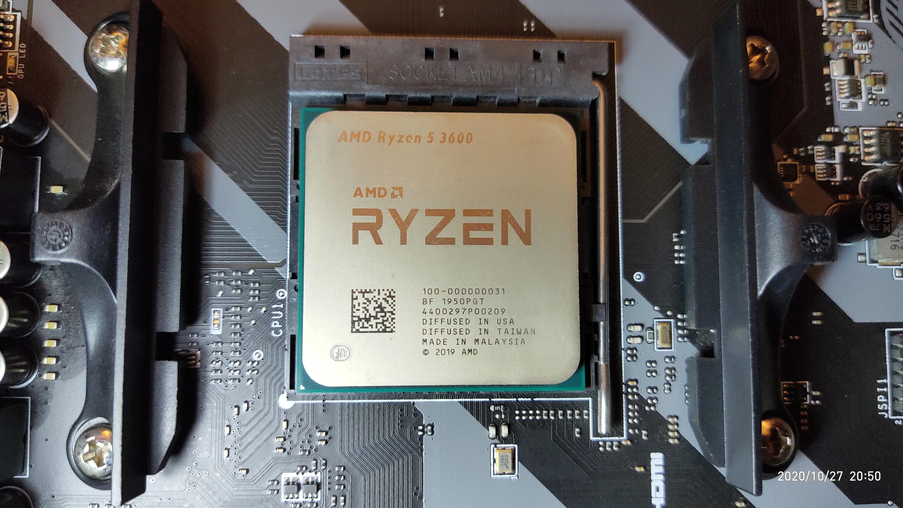 Amd ryzen 5 сайт. AMD Ryzen 5 3600 OEM. Процессор AMD Ryzen r5-3600. Процессор AMD Ryzen 5 3600 Box. AMD Ryzen 5 3600 Socket am4.