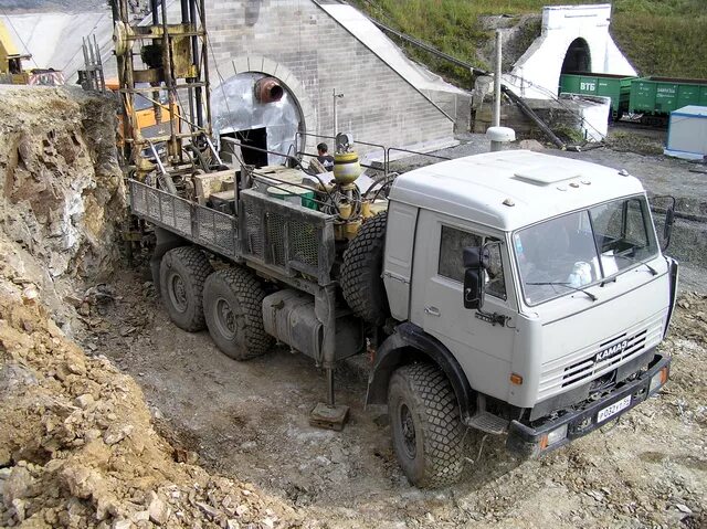 Лбу 50 07 КАМАЗ. Лбу-50 Геомаш. Станки лбу-50 для шнекового бурения. Шнековое бурение скважин лбу-50. Установка лбу