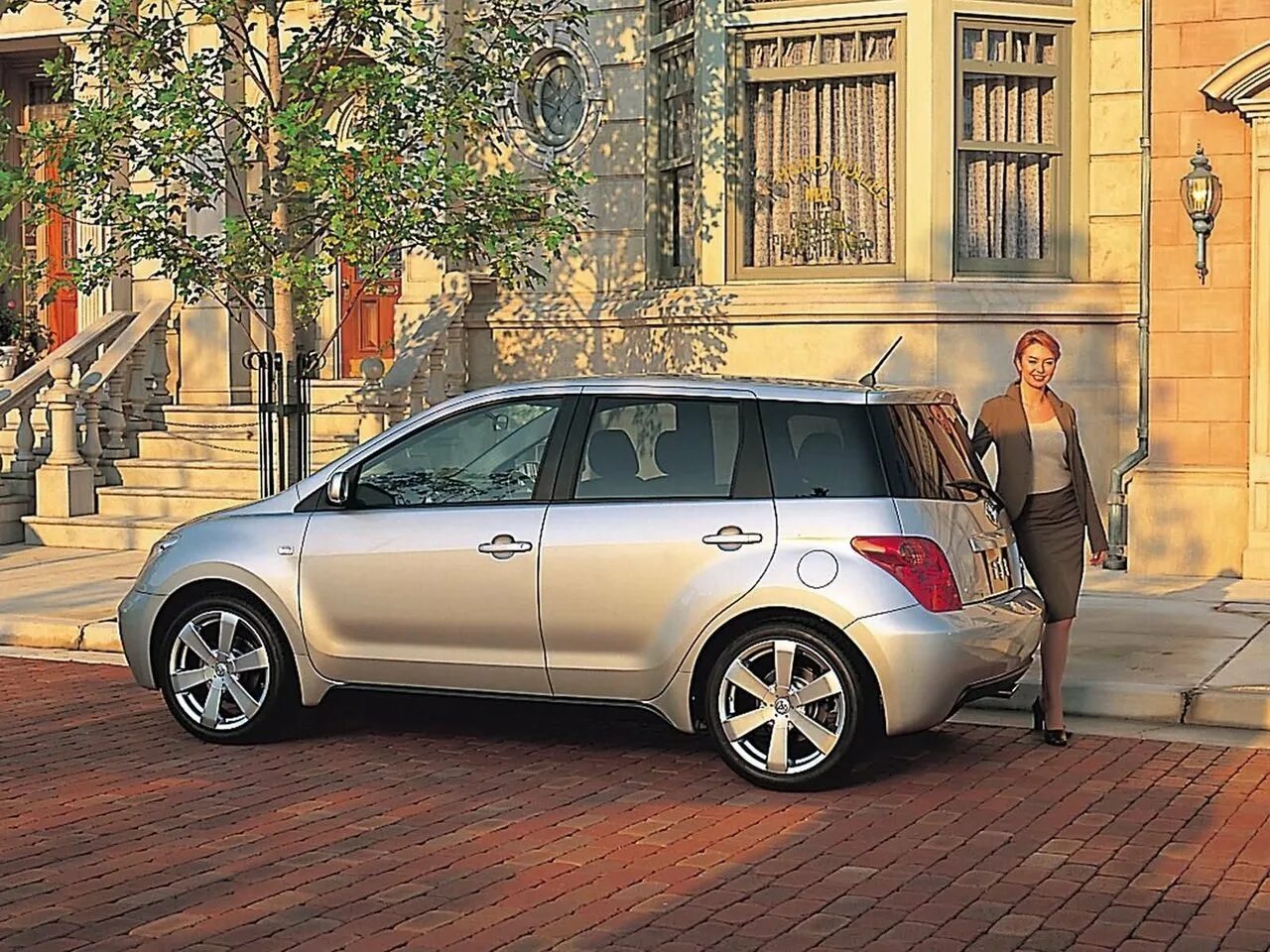 Toyota ist 2002 красный. Иста фото. Toyota ist i, 2003. Тойота ист 2001. Тойота ист новая.