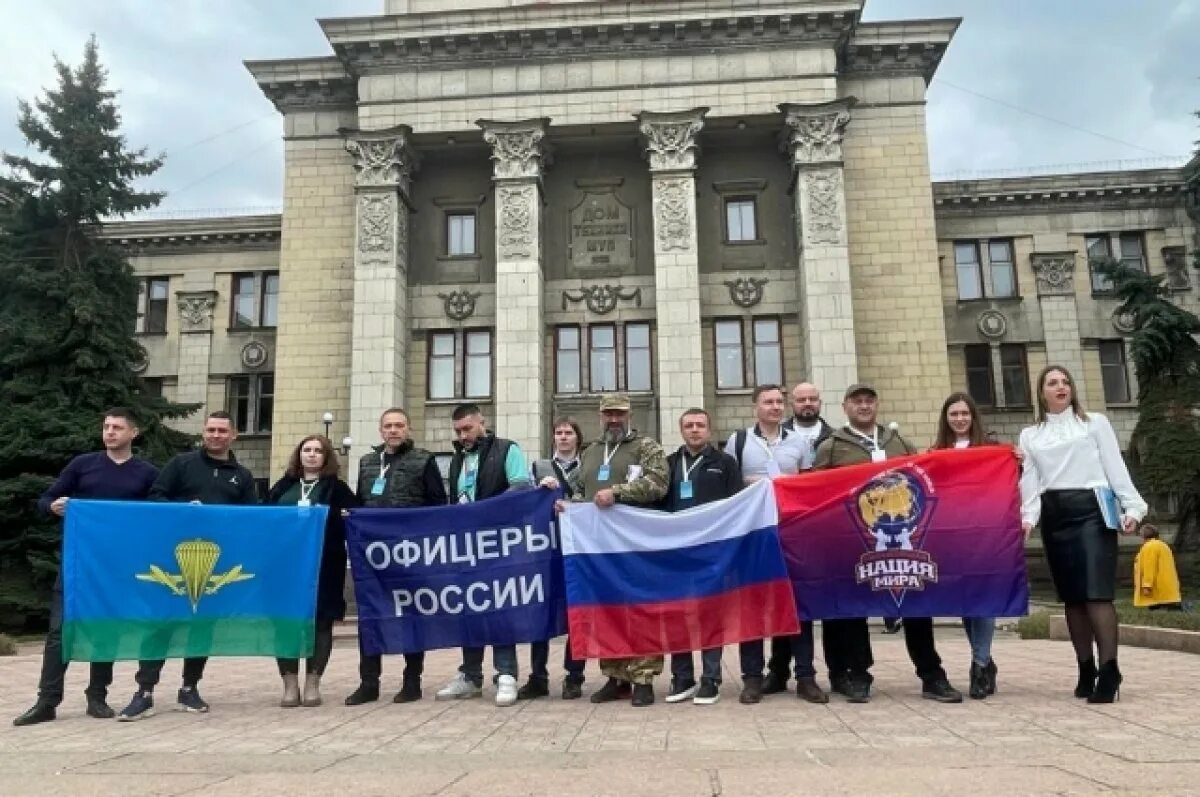 Референдум в луганске 2014. Донецкое восстание. Жители донецка. Луганско российские отношения. Луганск с россией фото.