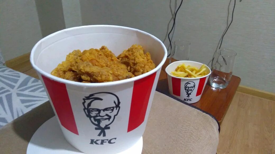 Kfc club. Кфс деливери. Kfc club. Кфс иконка приложения. Kfc заказать доставкой на дом.