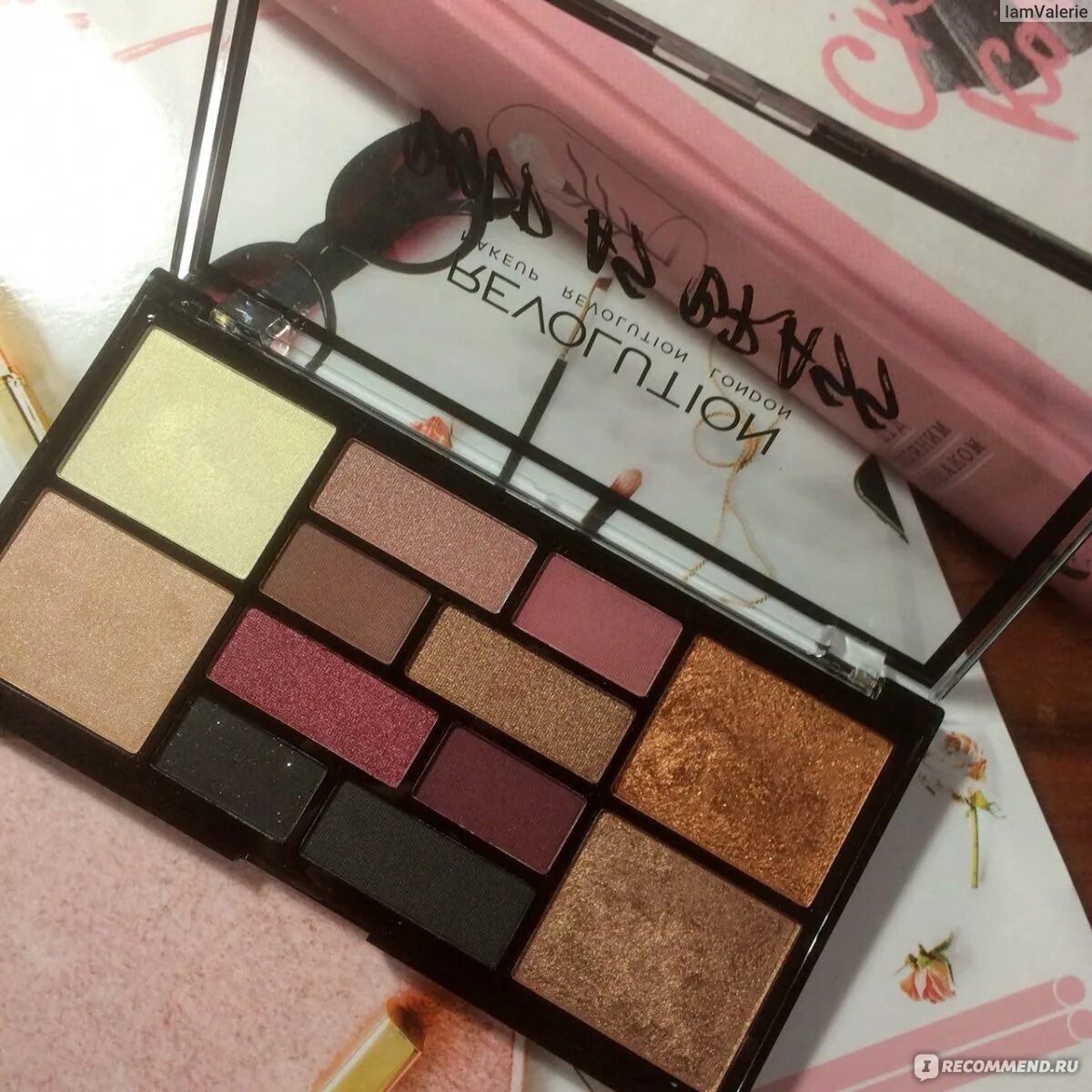 Адвент календарь makeup revolution shrek. Палетка теней революшен bold as brass. makeup revolution kiss палетка теней. мейкап революшен нюд палетка теней на магнитах. makeup revolution палетка теней  sebile  night 2 night 6161527.