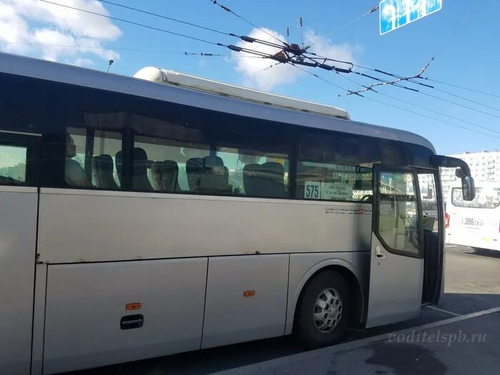 575 автобус шлиссельбург. автобус 575 петрокрепость. автобус 575 дыбенко. 575 автобус расписание шлиссельбург. автобус 575.