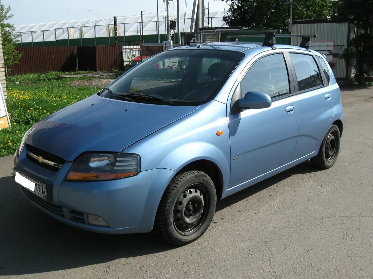 Хэтчбеки 2005 г. Шевроле Авео хэтчбек 2005. Chevrolet Aveo хэтчбек 2005. Шевроле Авео 2005 года хэтчбек. Chevrolet Aveo 1.5 МТ, 2005.