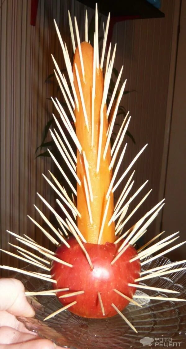 Украсить ананас на новый год. Как сделать елку из ананаса. Украсить ананас на новый год. Фруктовая елка из ананаса. Фруктовая елка из ананаса.