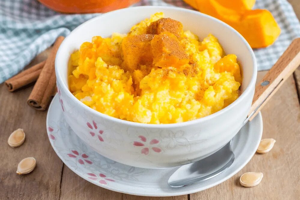 Каша из тыквы с рисом в мультиварке. Кабашная каша. пшённая каша с тыквой на молоке. пшенная каша с тыквой. гарбузова каша.
