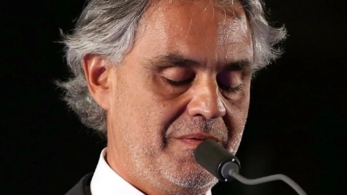 Итальянский певец 6 букв сканворд. Андреа Бочелли. Певец Andrea Bocelli. Карузо Бочелли. Андреа Бочелли фото.