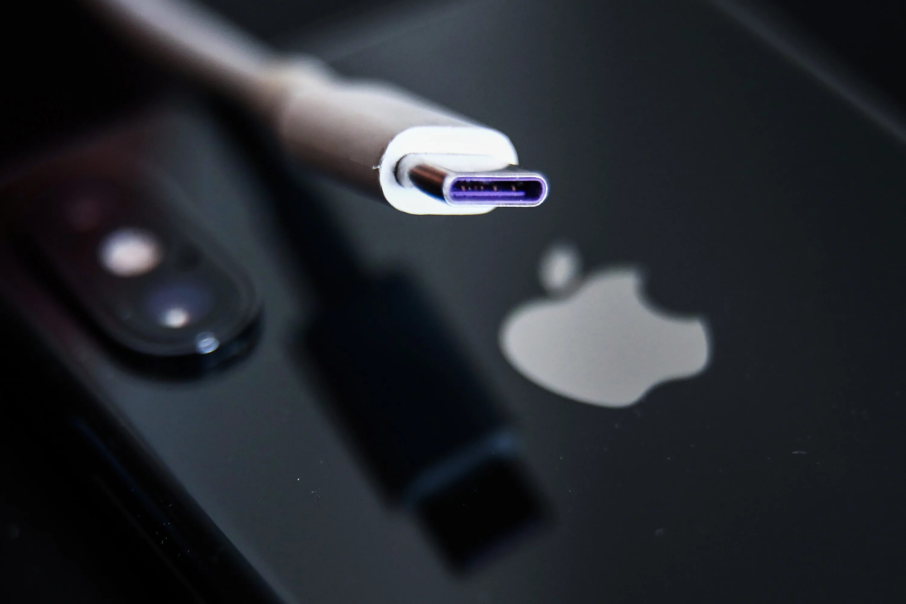 USB Type c Apple. USB-C айфон 15. Айфон 15 Type c. Айфон 15 с USB C разъемом.