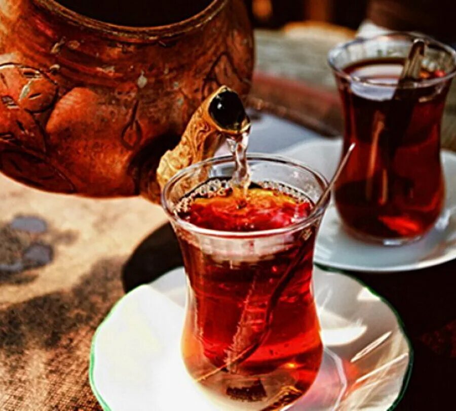 Турецкий чай. Азербайджанский чай. Доброе утро армуды чай. Чай в армудах. Бардак по турецки
