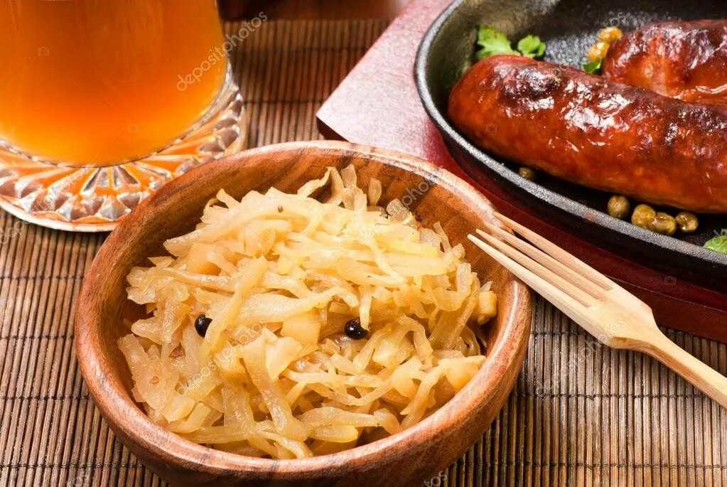 Немецкая квашеная капуста Sauerkraut. Sauerkraut – квашеная капуста.. Кислая капуста зауэркраут (Sauerkraut). Баварская квашеная капуста. Тушеная квашеная капуста по немецки