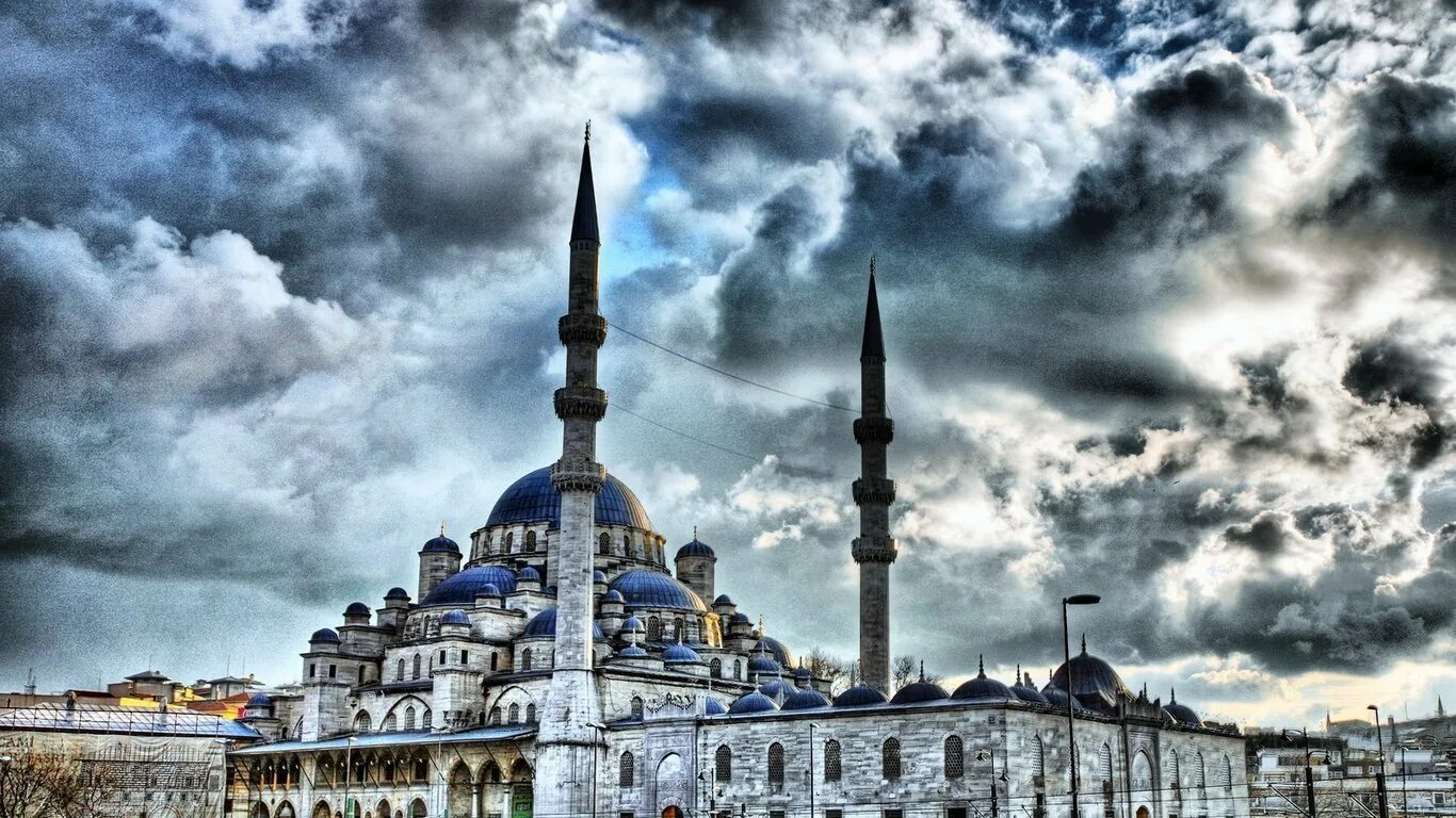 Мусульманский рабочий стол. Мечеть Аязма. Мечеть Аладдина Анкара. Эскишехир Турция мечеть. Махачкала мечеть ночью.