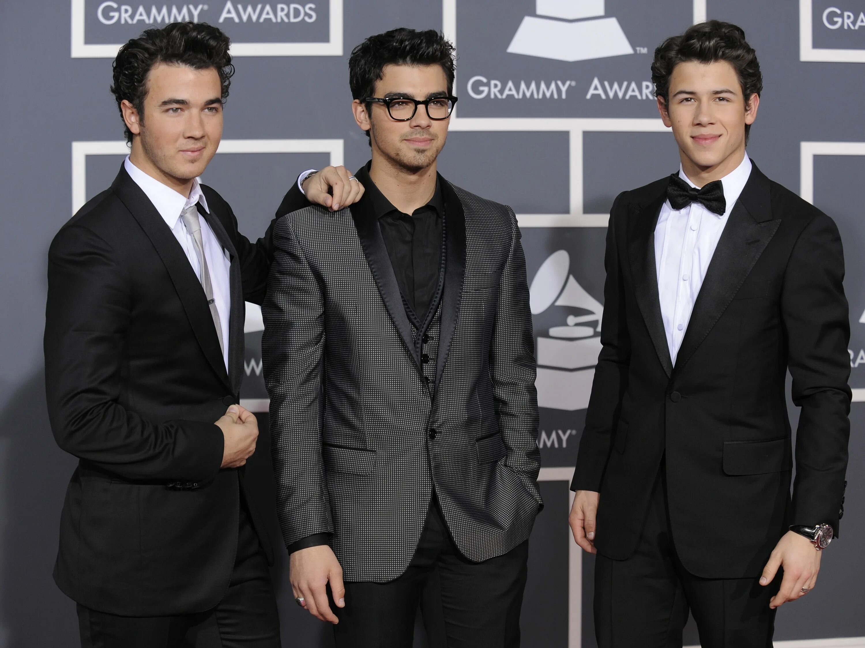 Группа бразер. Jonas brothers. Группа Джонас бразерс. Jonas brothers 2005. Группа братьев Джонас фото.