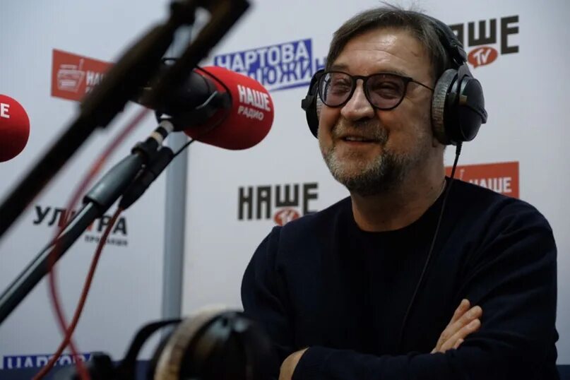 Игорь шевчук писатель. Шевчук в выпуске программы вестей. Шевчук в гостях. Издатель в. Юрий шевчук интервью.